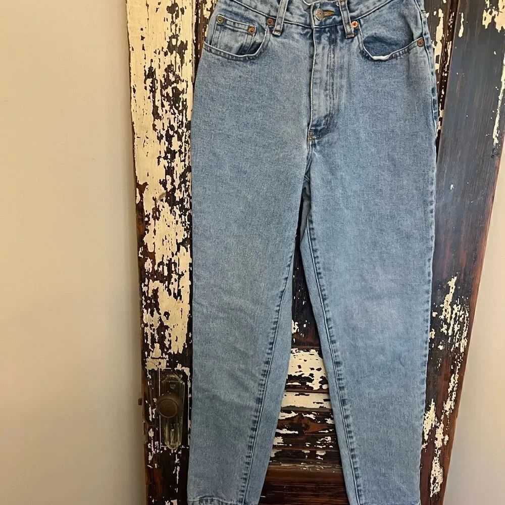 Vintage Limited High Rise women’s size 4 jeans.